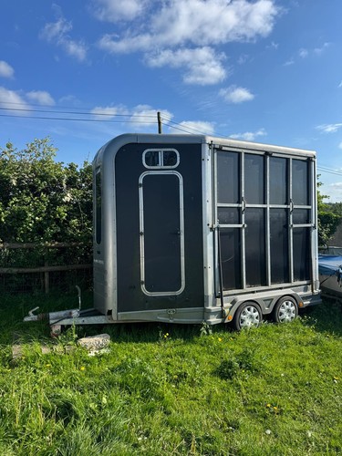 Equitrek double horse - horse, trailer