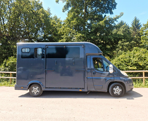 Equi trek horse box 5 - 3.5, tonne